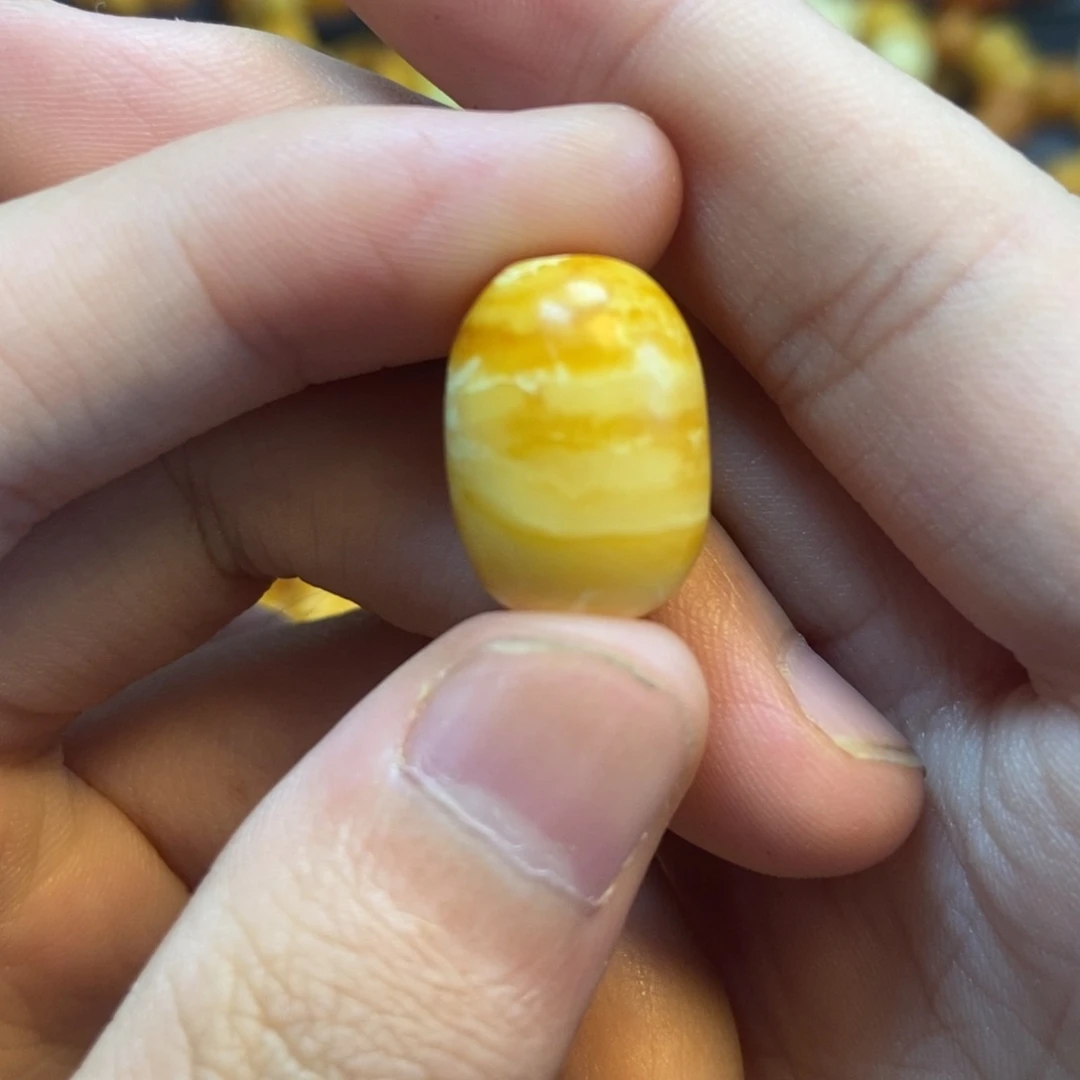 蜜蜡未镶嵌珠宝奇石