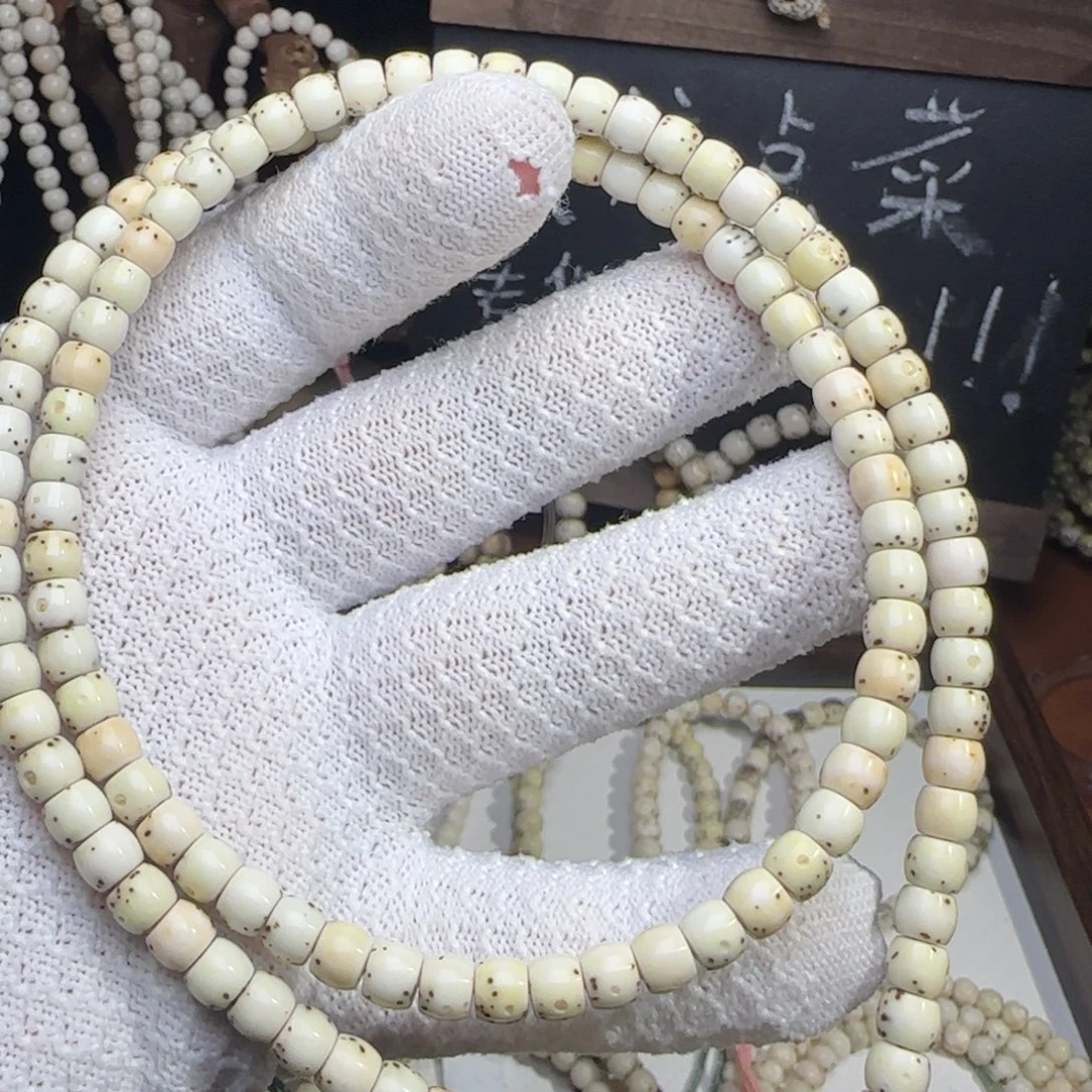星月菩提手串65直切骨瓷白大留白