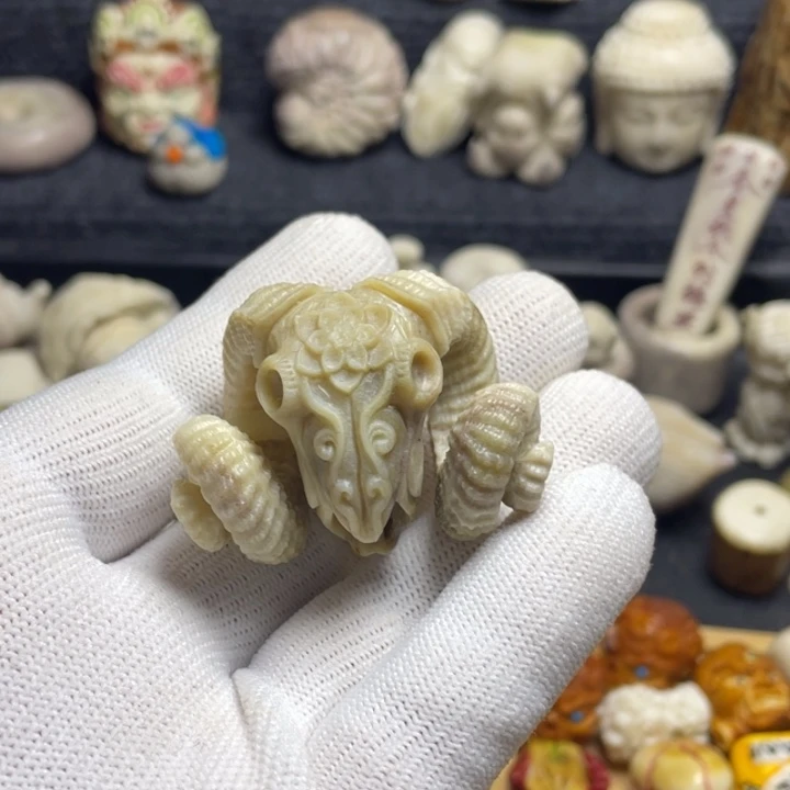 用***2非金属皮质配饰鹿角雕刻羊头