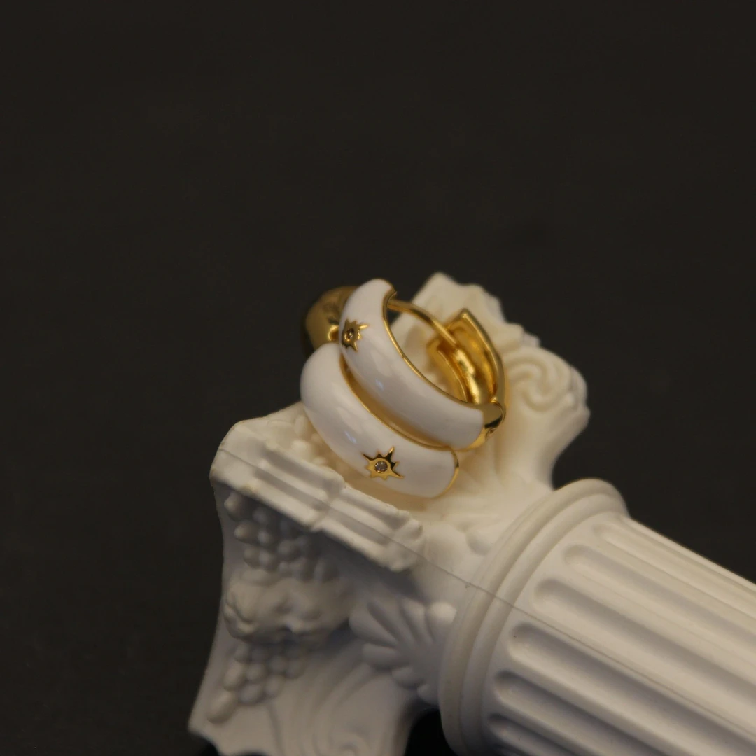 铜合金莫桑石耳饰 547  时尚百搭白色八芒星设计师款耳饰