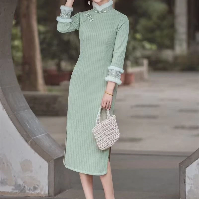 2025复古中国风日常立领刺绣旗袍少女气质冬季长袖加厚雪尼尔旗袍