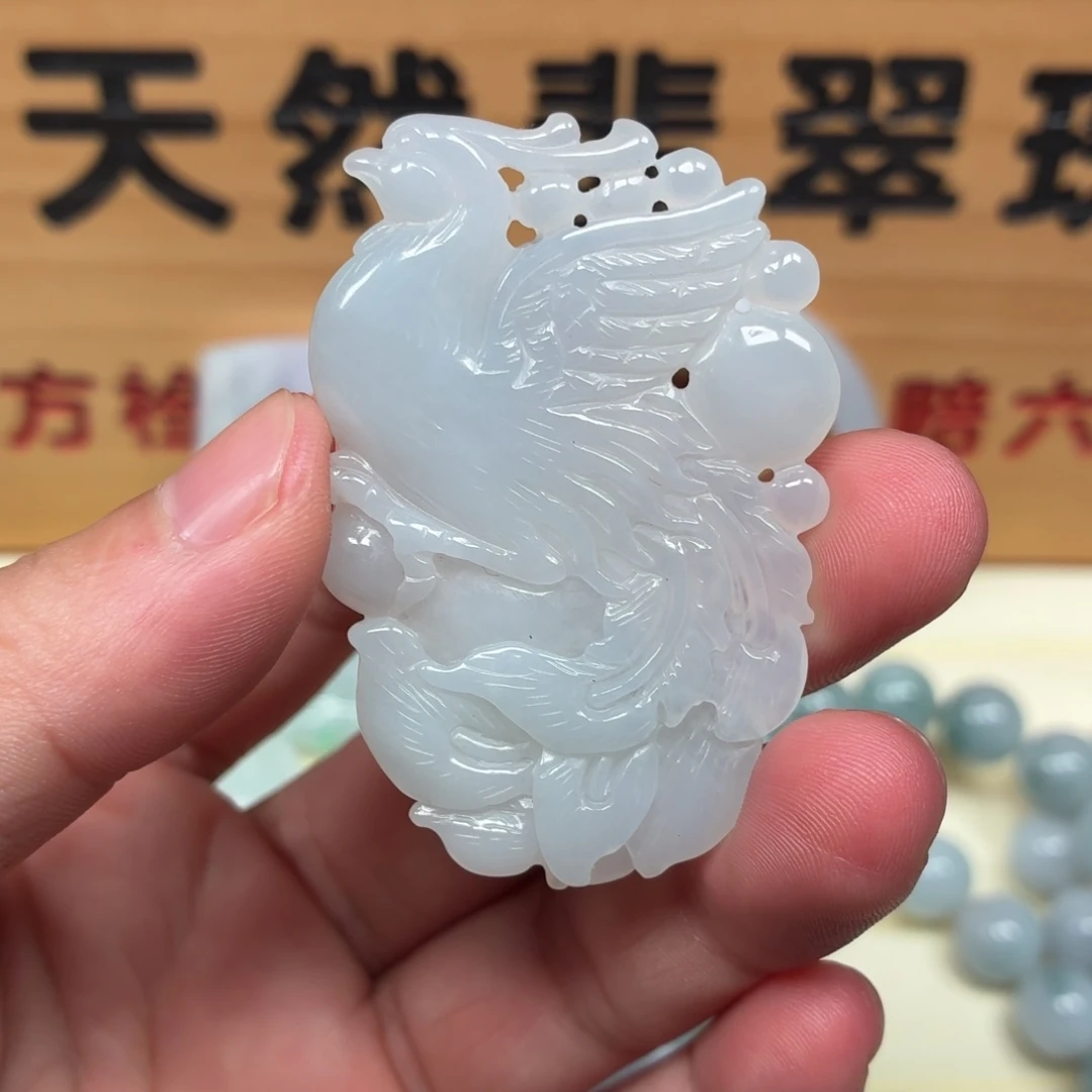 翡翠未镶嵌颈饰凤凰