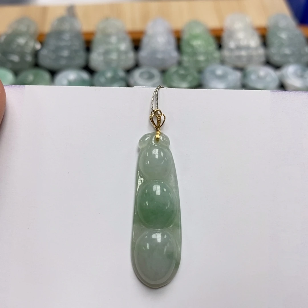 翡翠颈饰18K金镶嵌福豆