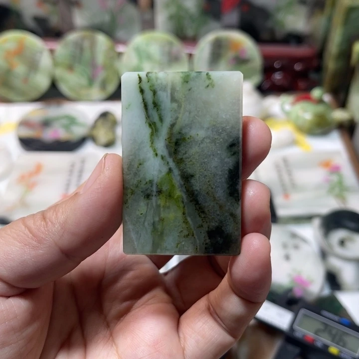 独山玉未镶嵌颈饰