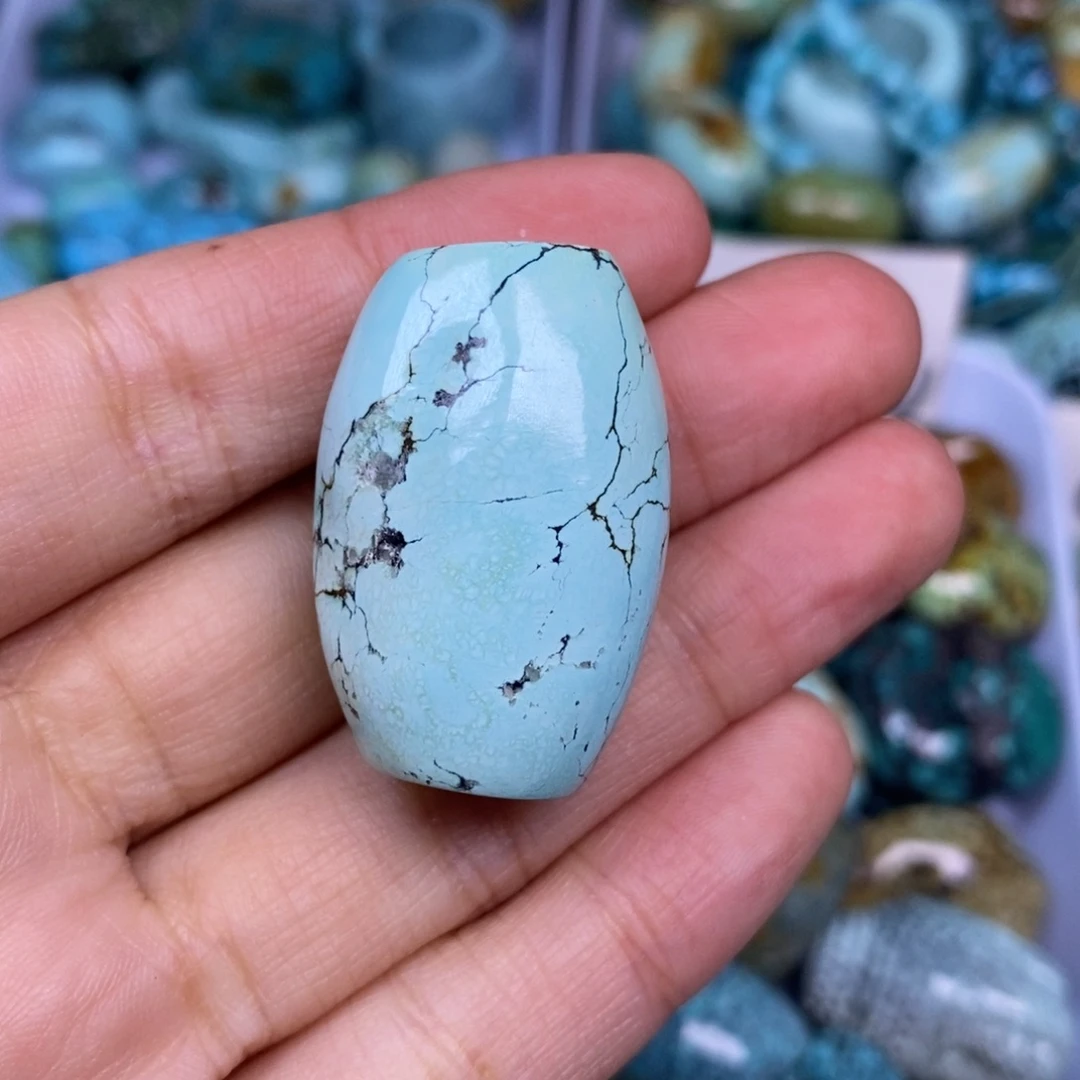 绿松石未镶嵌颈饰