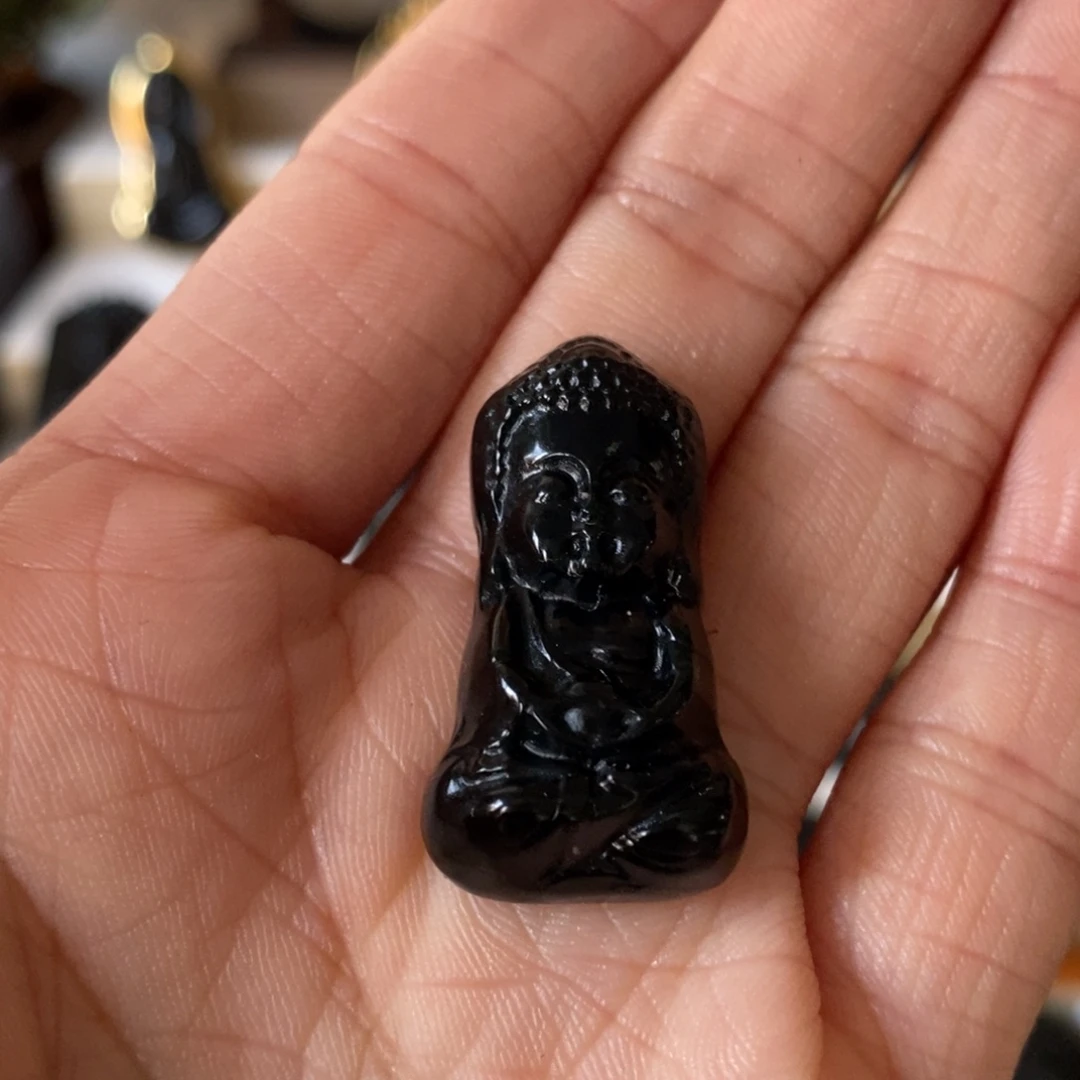 蛇纹石玉未镶嵌吊坠小**?