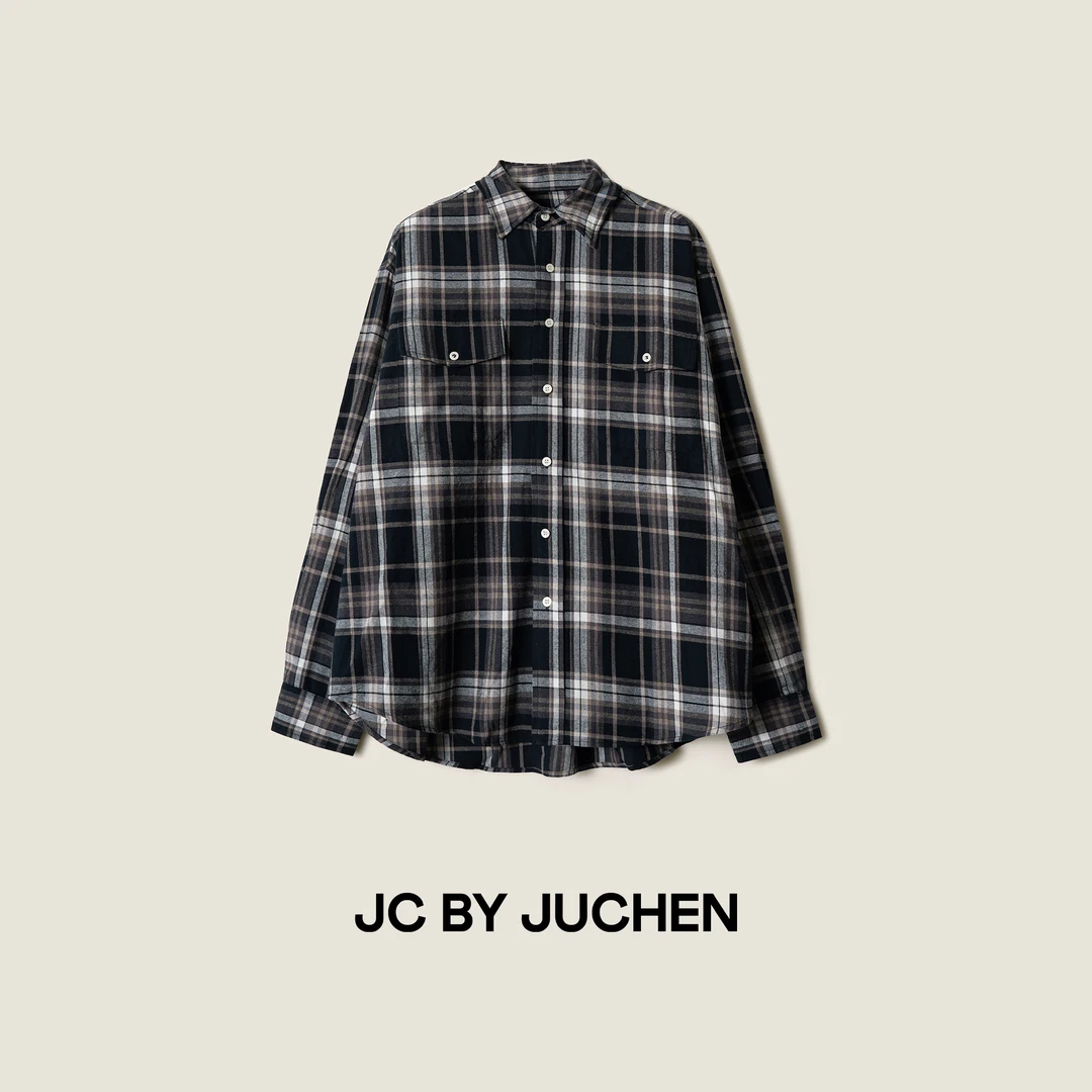 M1U系文艺蓝白格扭扭领色织磨毛棉贴袋宽松长袖衬衫 FW104009-195