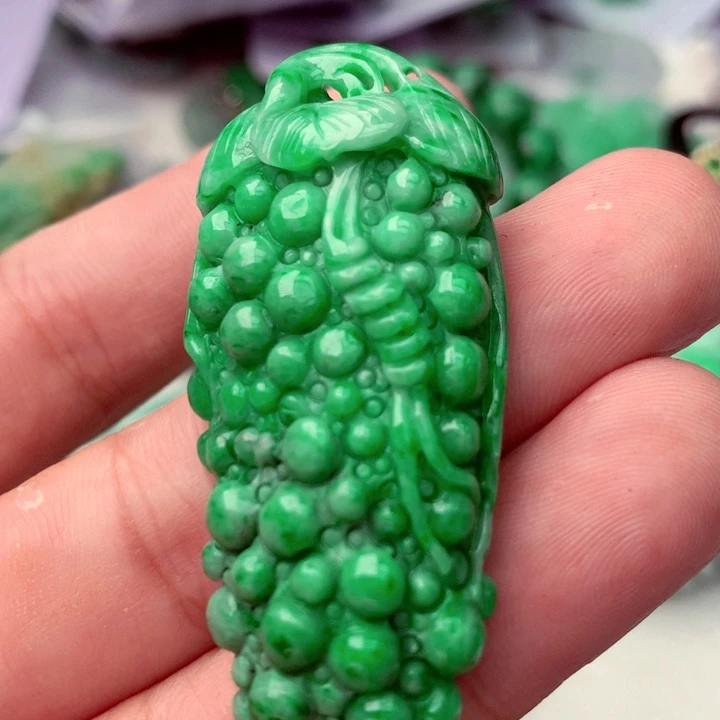 翡翠未镶嵌毛衣链