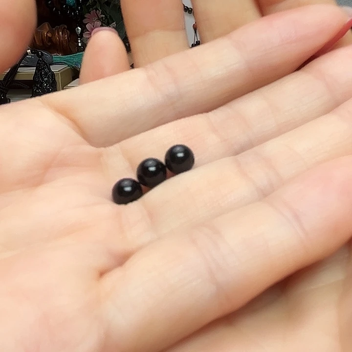 M***爸和田玉（墨玉）未镶嵌颈饰卡6。108高羊脂