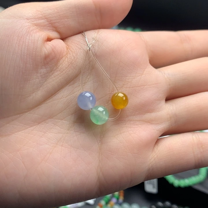 翡翠手镯未镶嵌翡翠