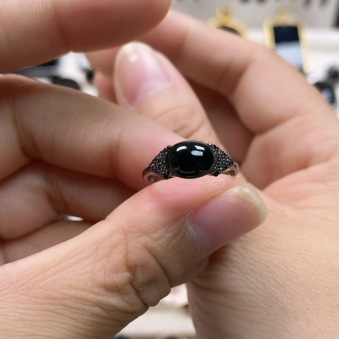 翡翠18K金镶嵌戒指