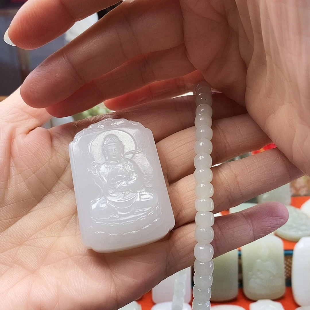 舍***驾和田玉未镶嵌颈饰