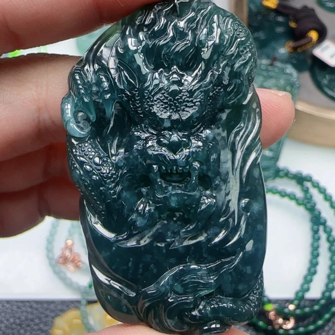 翡翠未镶嵌颈饰12