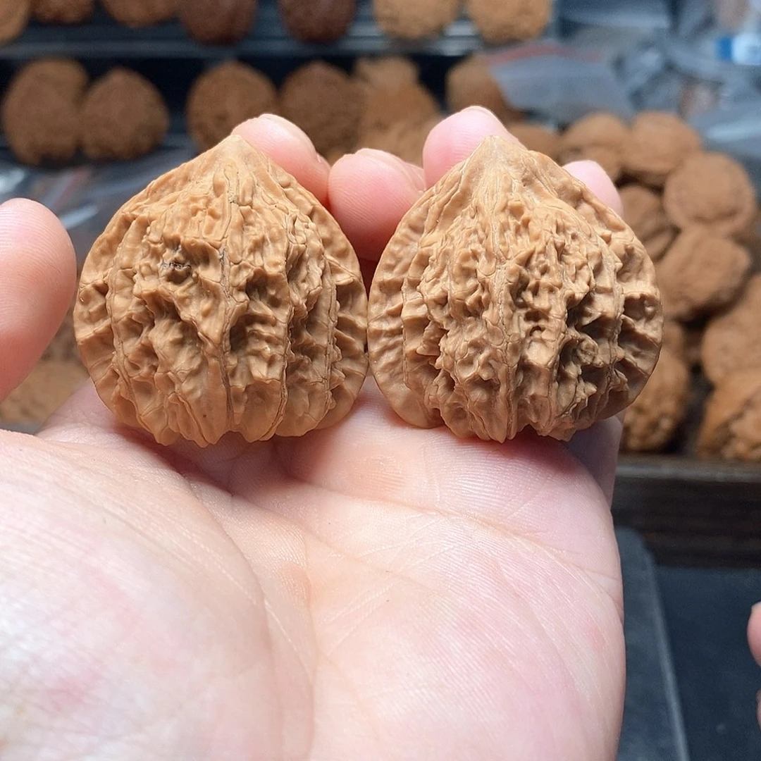 1文玩核桃红钻39-338