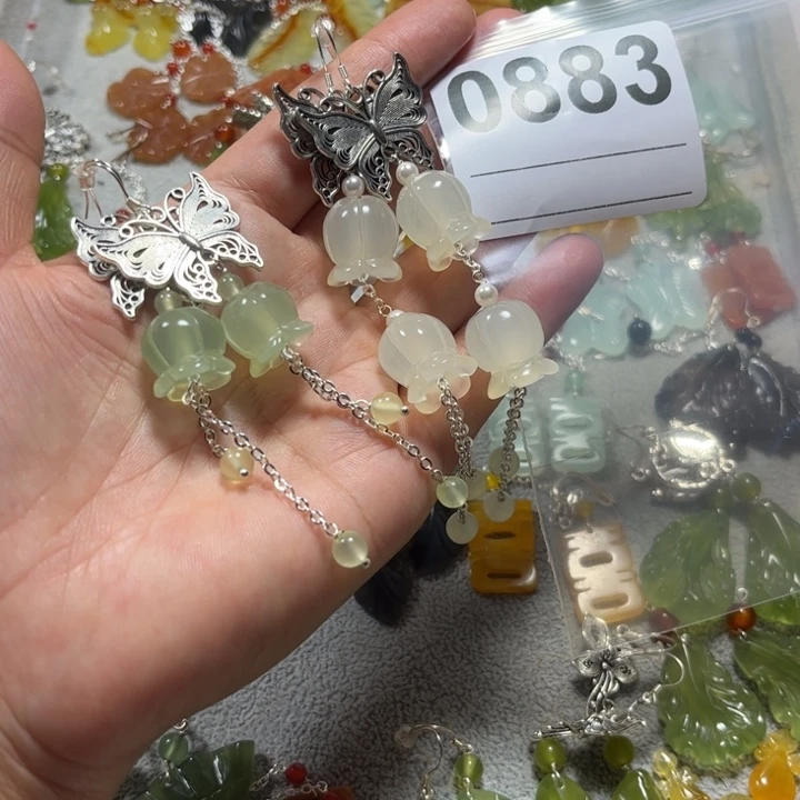 经***灸蛇纹石玉合金吊坠