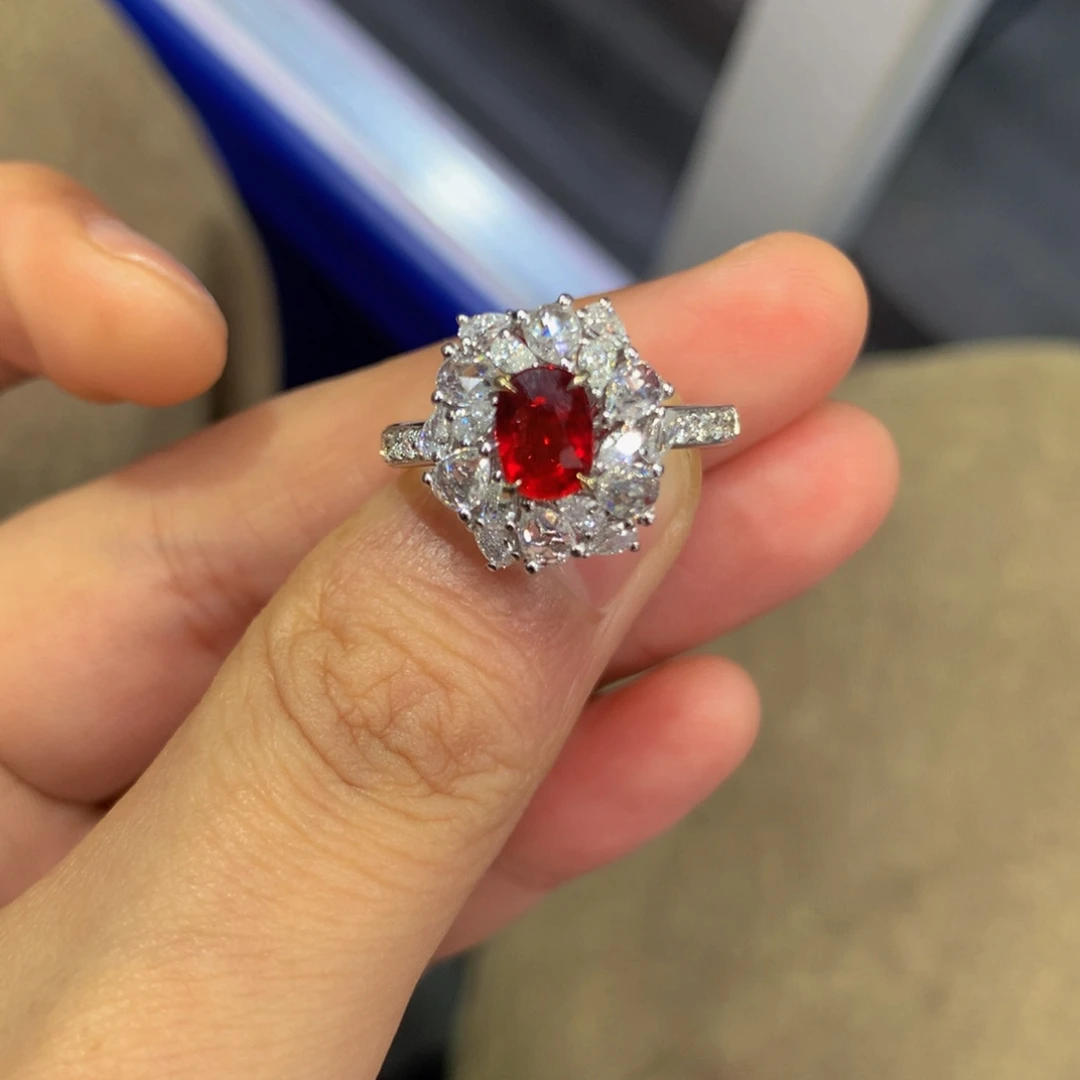 用***918K金镶嵌红宝石戒指