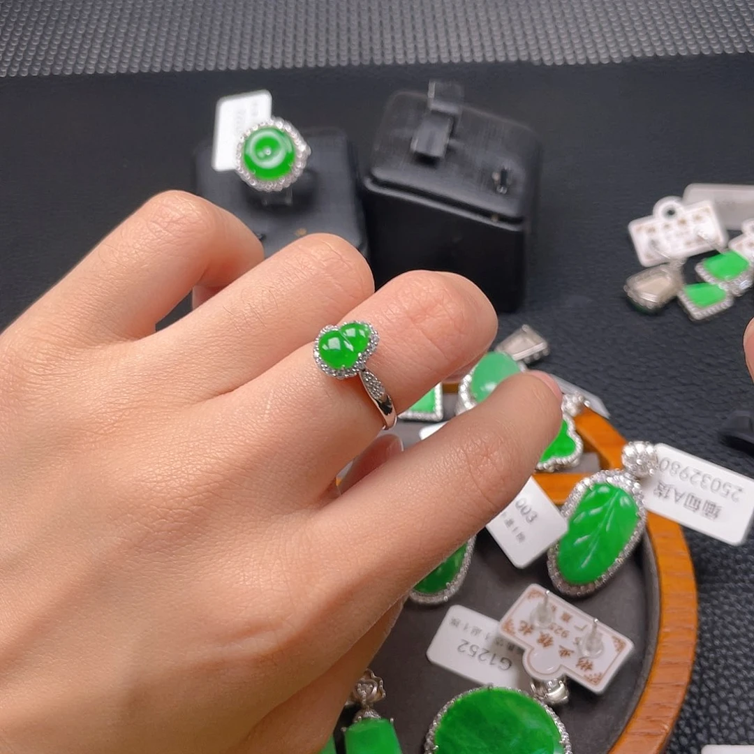 翡翠吊坠(不含链)银S925镶嵌