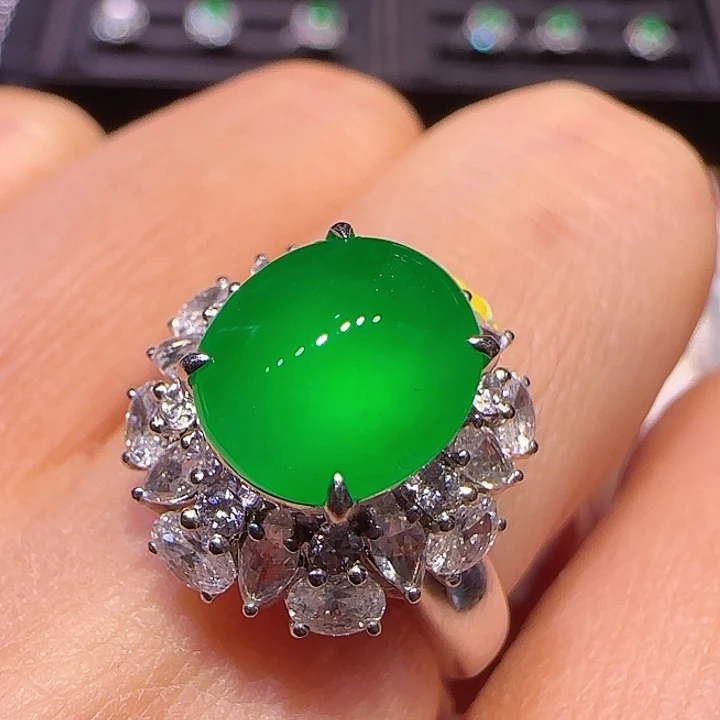 翡翠戒指18K金镶嵌戒指