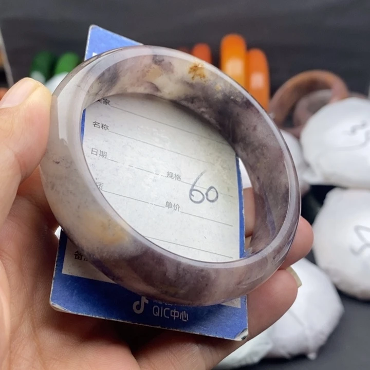 未镶嵌手镯石英质玉