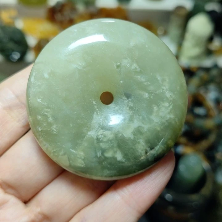 岫玉未镶嵌平安扣