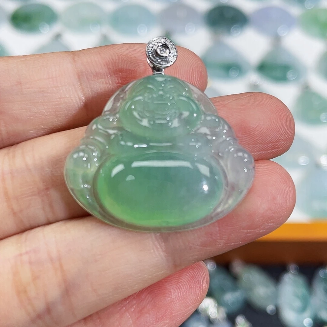 翡翠18K金镶嵌颈饰吊坠