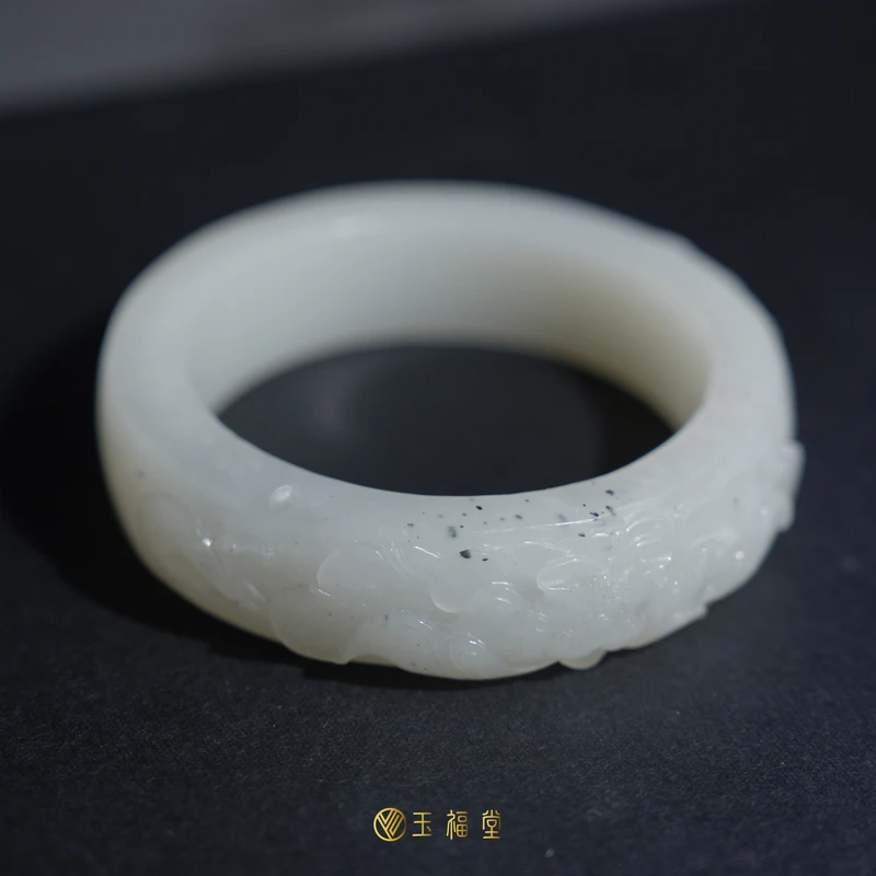 玉福堂 | 新疆和田青花籽 | 糯白宽轮胎方镯 | 雕花镯 | 凤穿牡丹