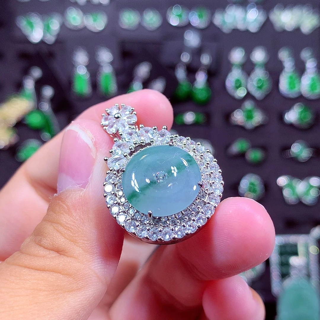 颈饰未镶嵌翡翠天然