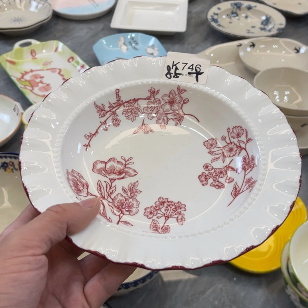 陶瓷微瑕餐具介意勿拍，满18飞！