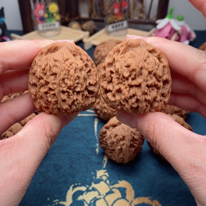 文玩核桃把件高炮南疆石40