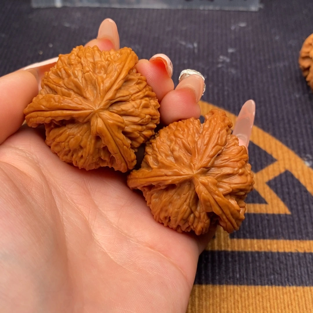 前***錦文玩核桃吊坠白狮子