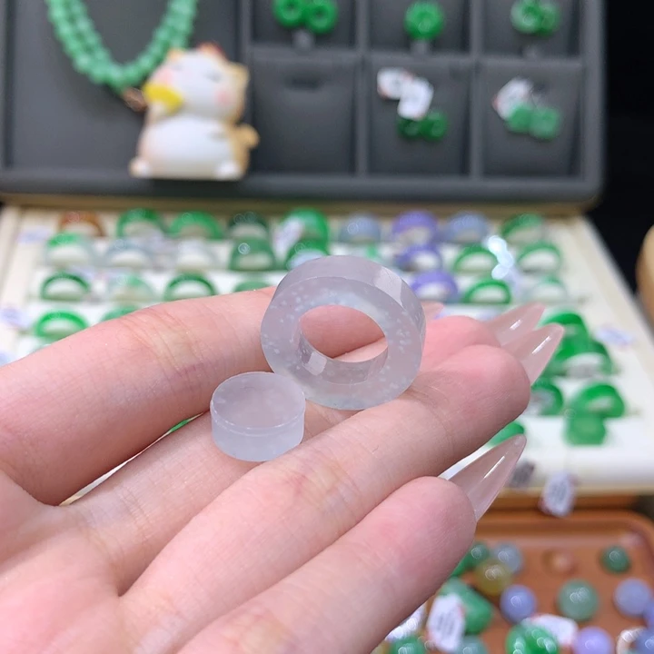 未镶嵌戒指翡翠定制