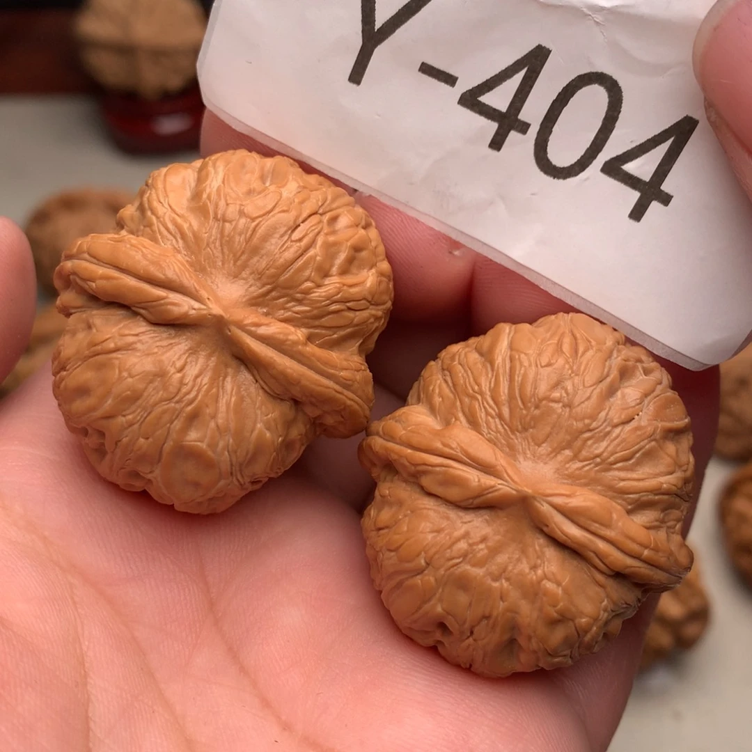 文玩核桃把件37元宝……………