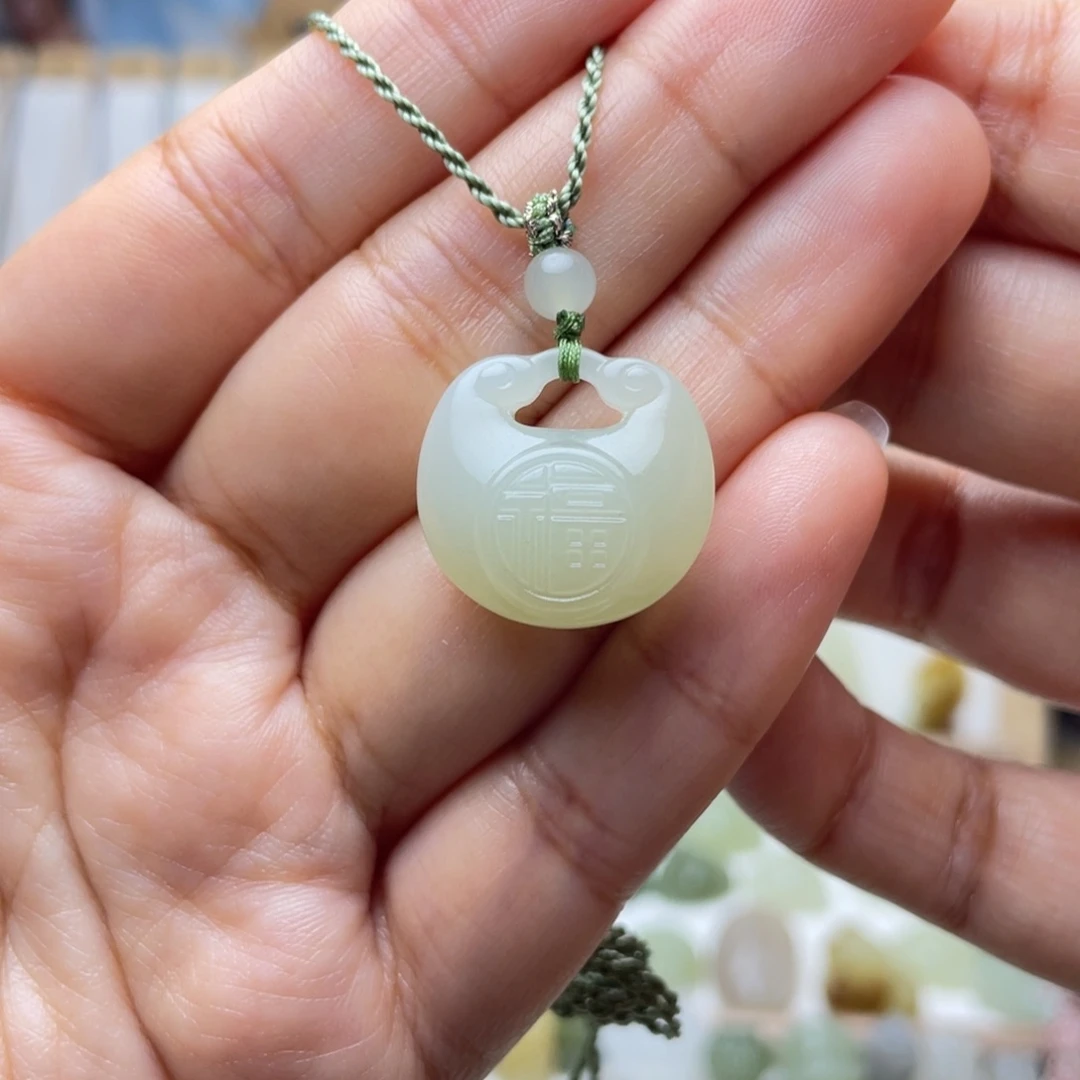 和田玉未镶嵌吊坠(不含链)