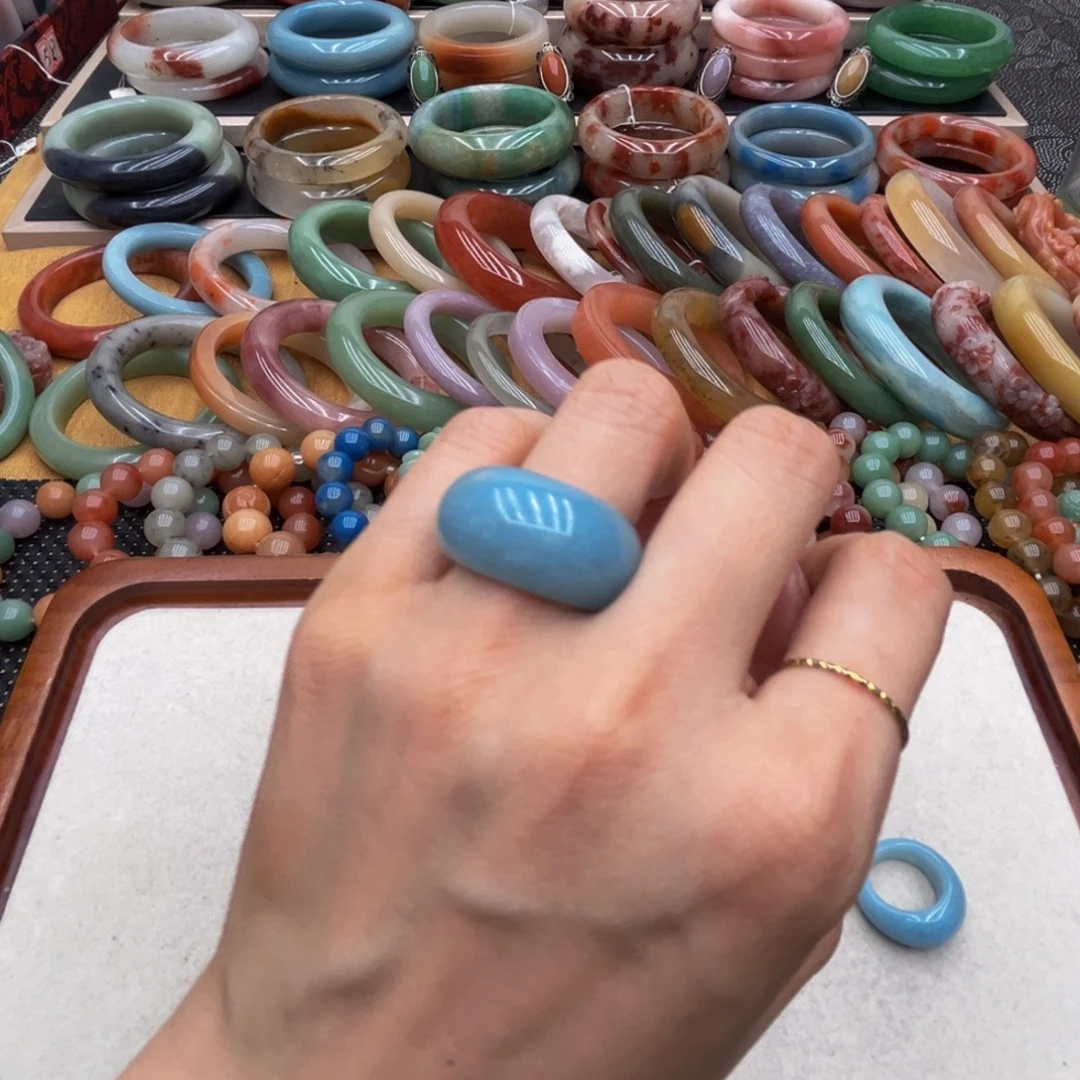 J***y石英质玉未镶嵌圈口60