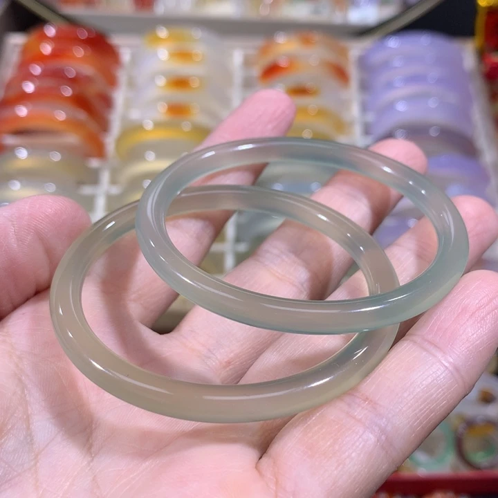 玛瑙/玉髓手镯未镶嵌