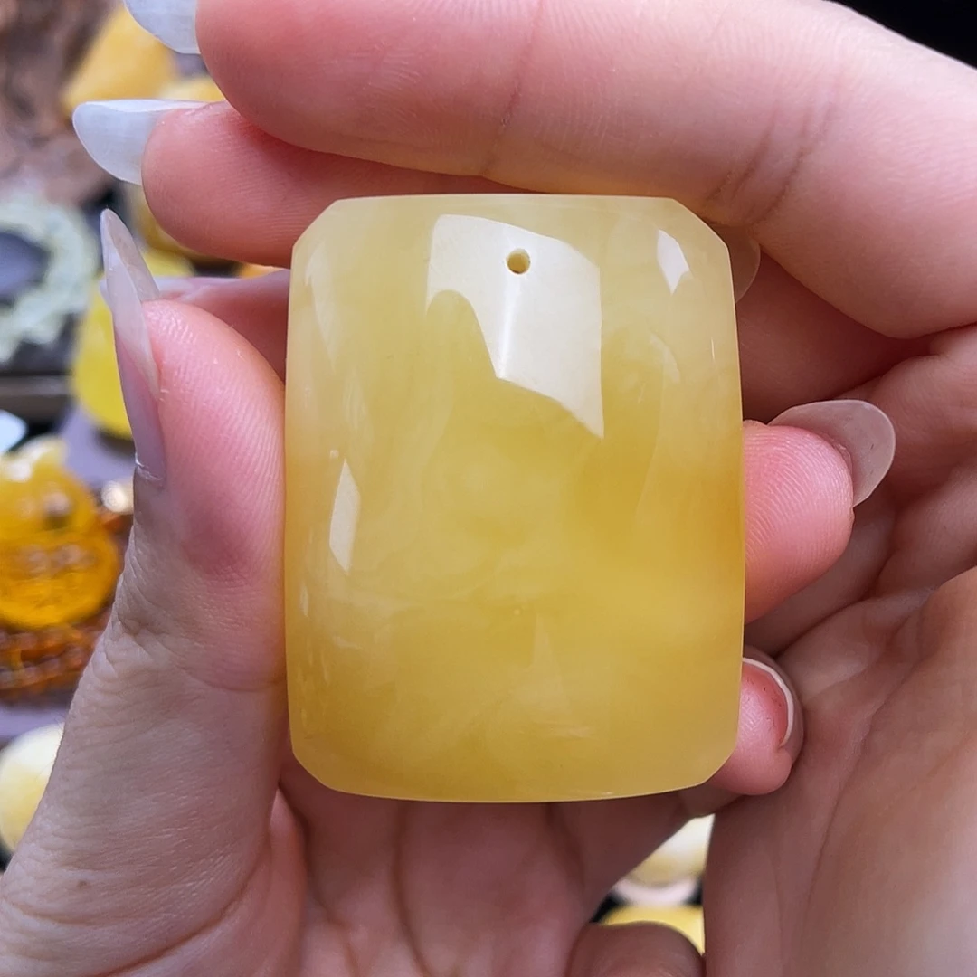 琥珀未镶嵌珠宝奇石
