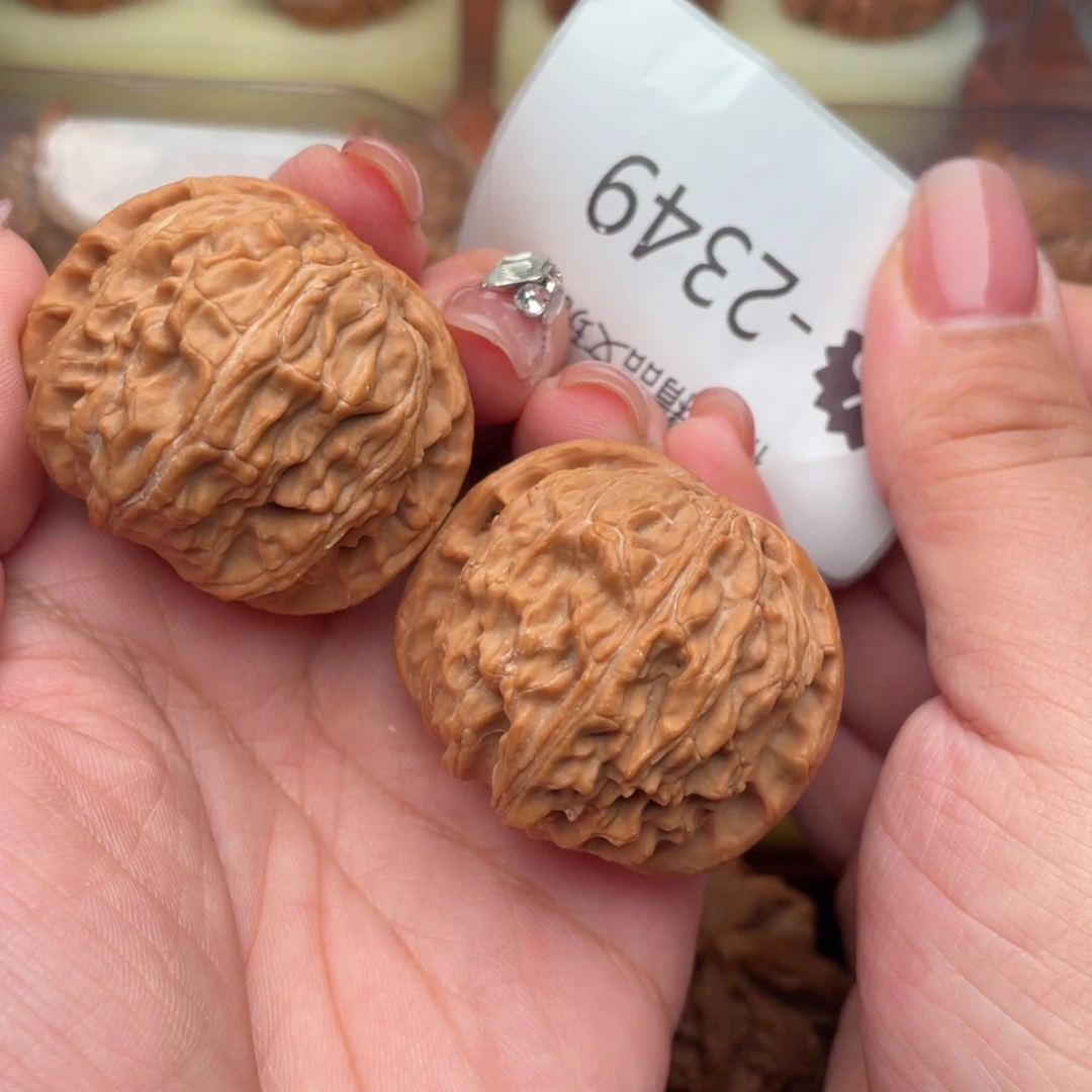 把件文玩核桃41头货白狮子