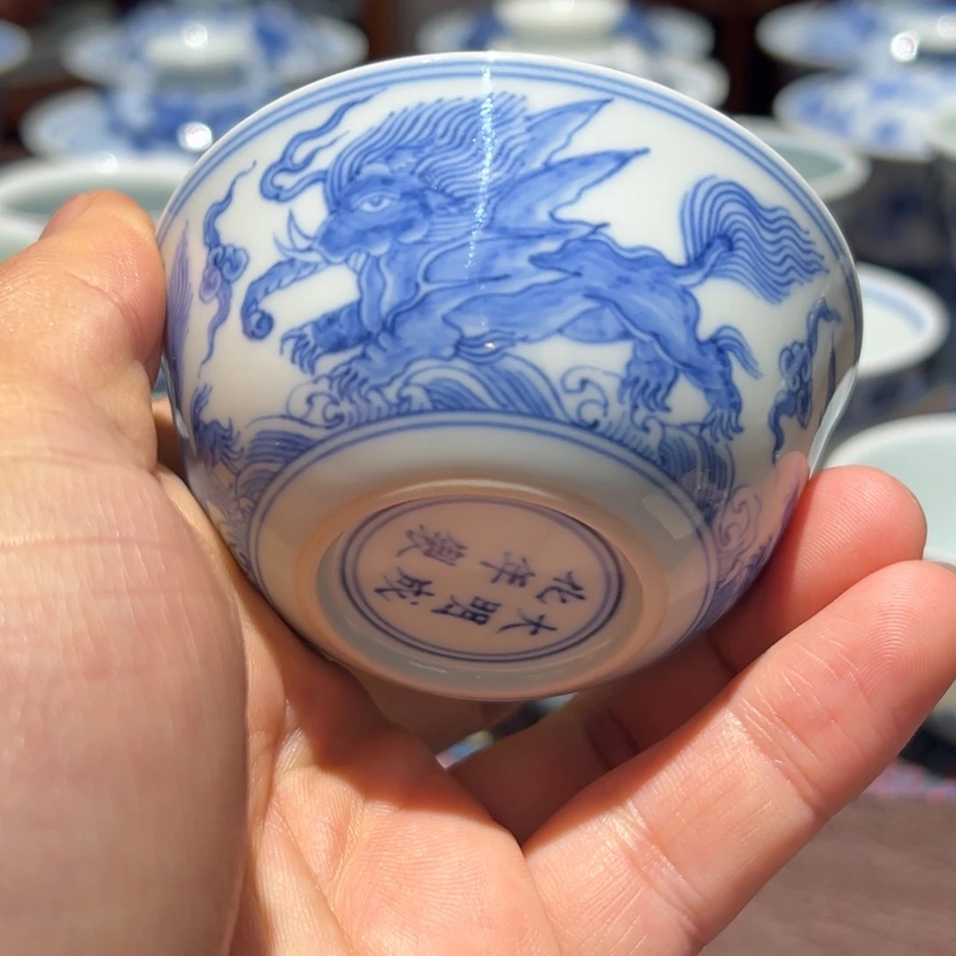 杯青花海水小飞象卧足缸杯口径约7.6厘米
