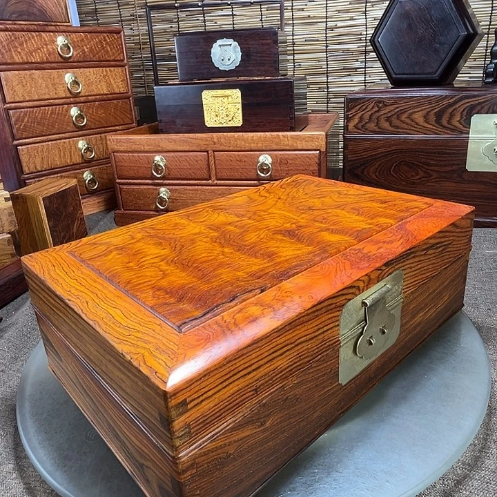 微凹黄檀（南美大红酸枝）