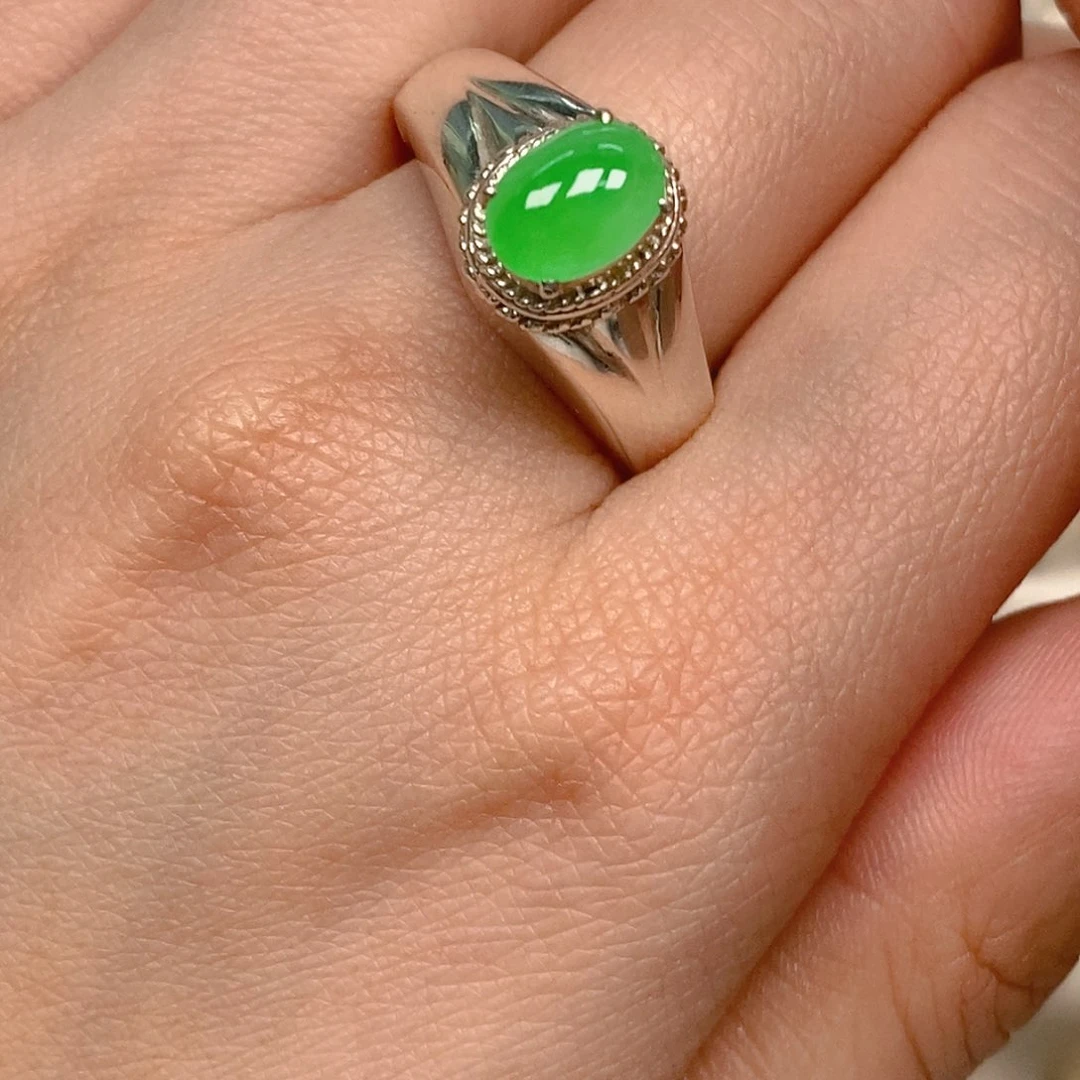 翡翠戒指未镶嵌翡翠