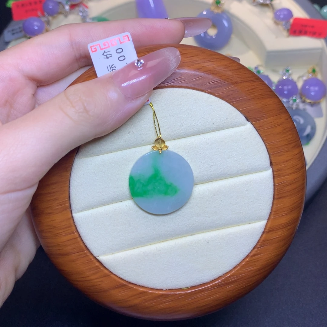 翡翠18K金镶嵌颈饰天然