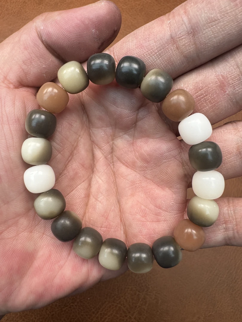 墨染菩提手串1.0    627（无礼盒）