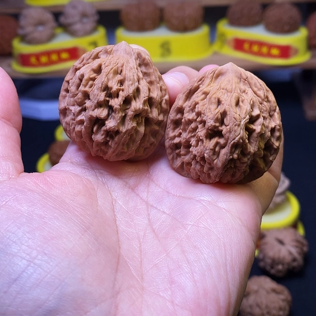 文玩核桃把件麦穗虎头