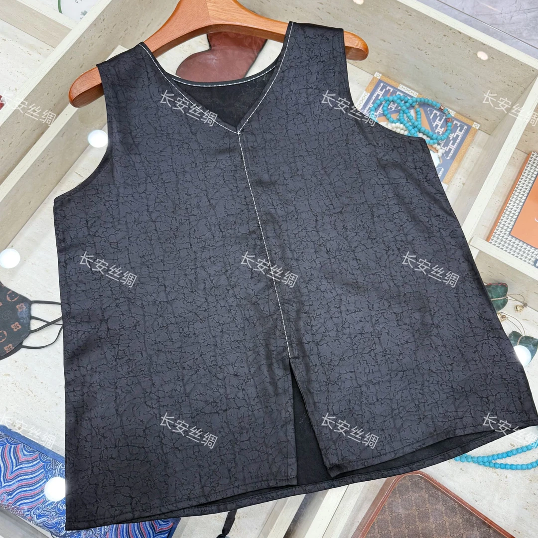 【长安】TT 新中式休闲百搭复古设计感显瘦V领绸缎背心FY49201