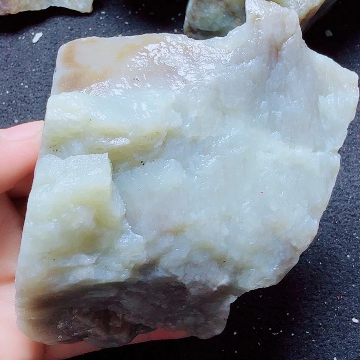 未镶嵌和田玉（糖玉）珠宝半成品
