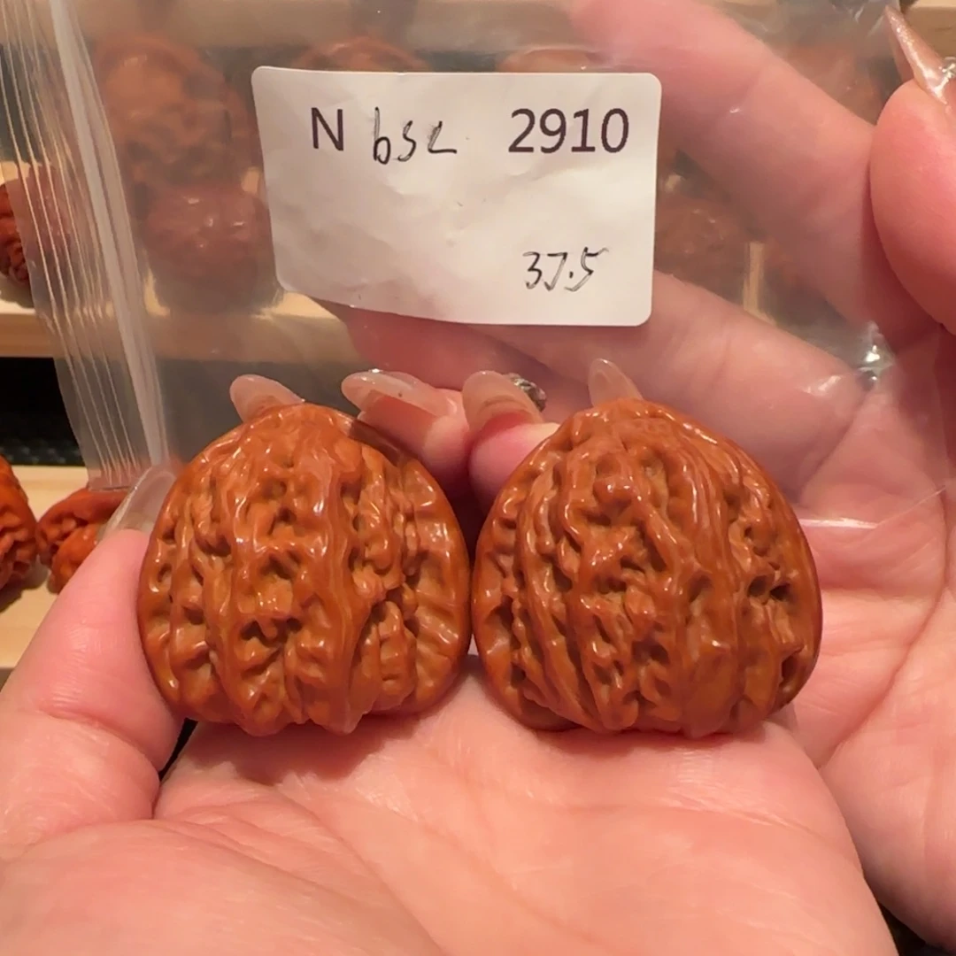 观***天文玩核桃吊坠白狮子37精品