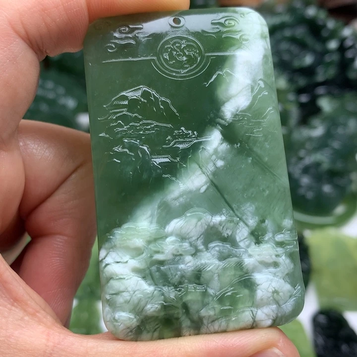 蛇纹石玉未镶嵌颈饰