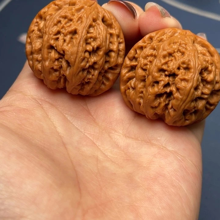 文玩核桃把件虎*姐粗筋37