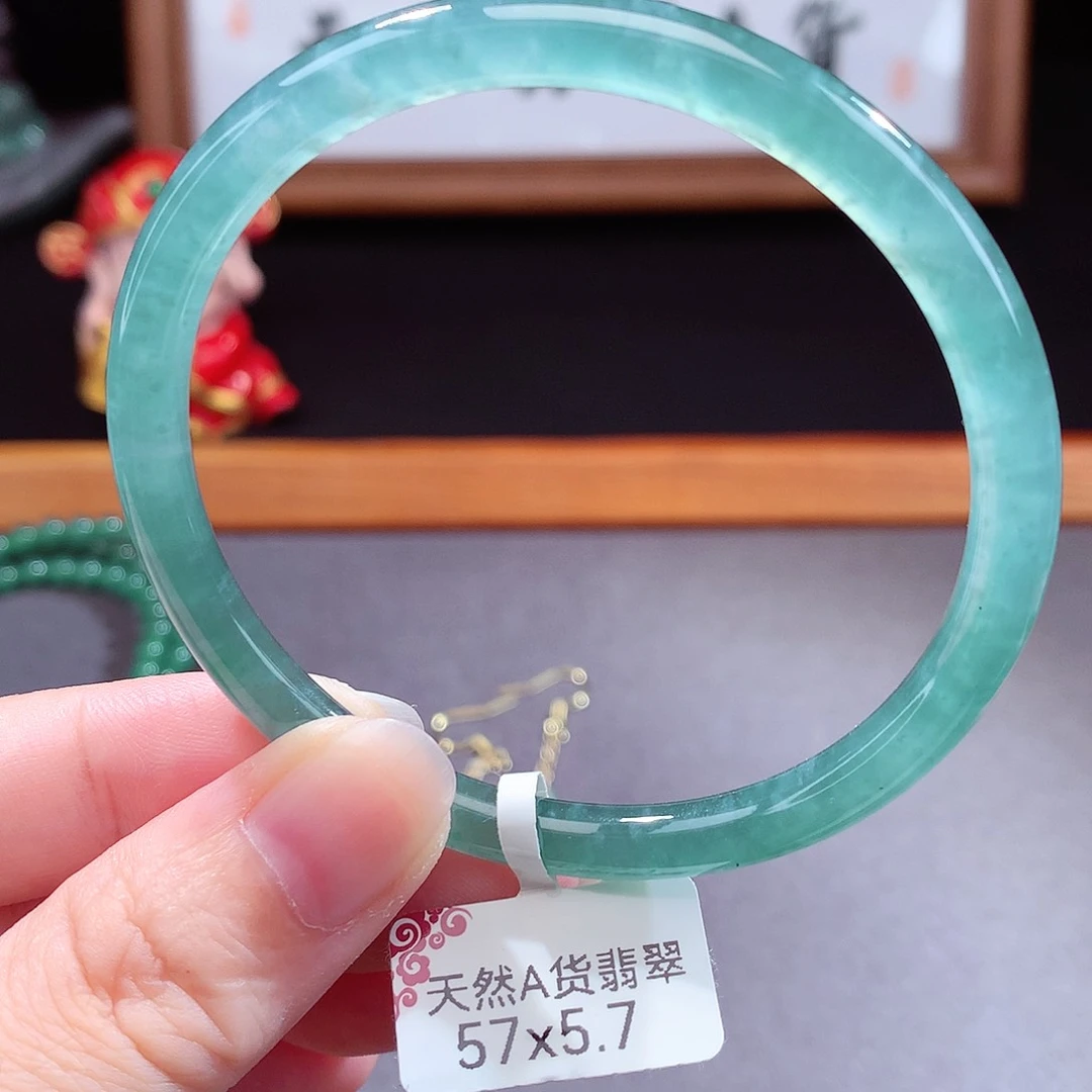 翡翠手镯（圆镯）未镶嵌
