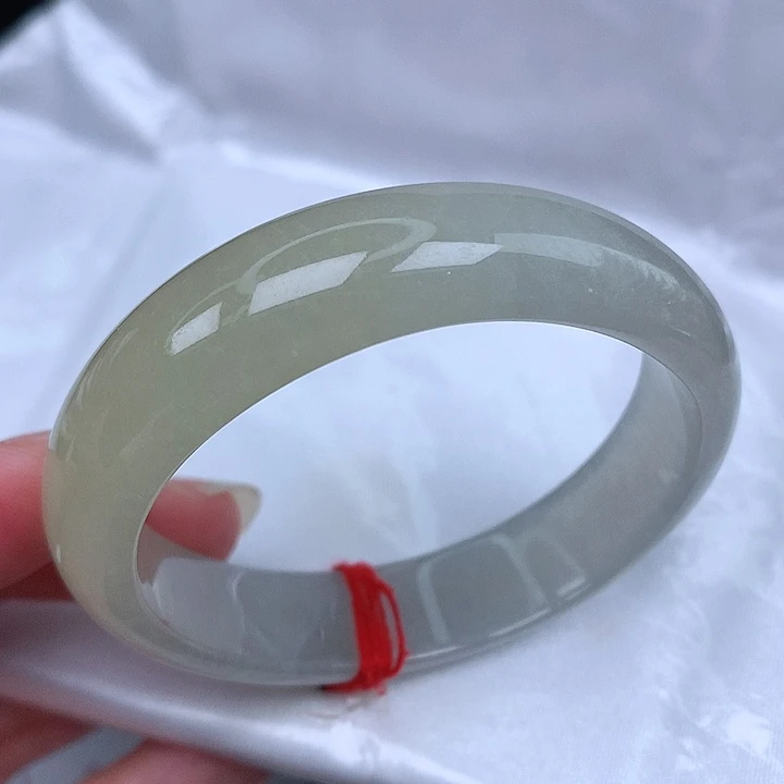 未镶嵌手镯（贵妃镯）翡翠天然